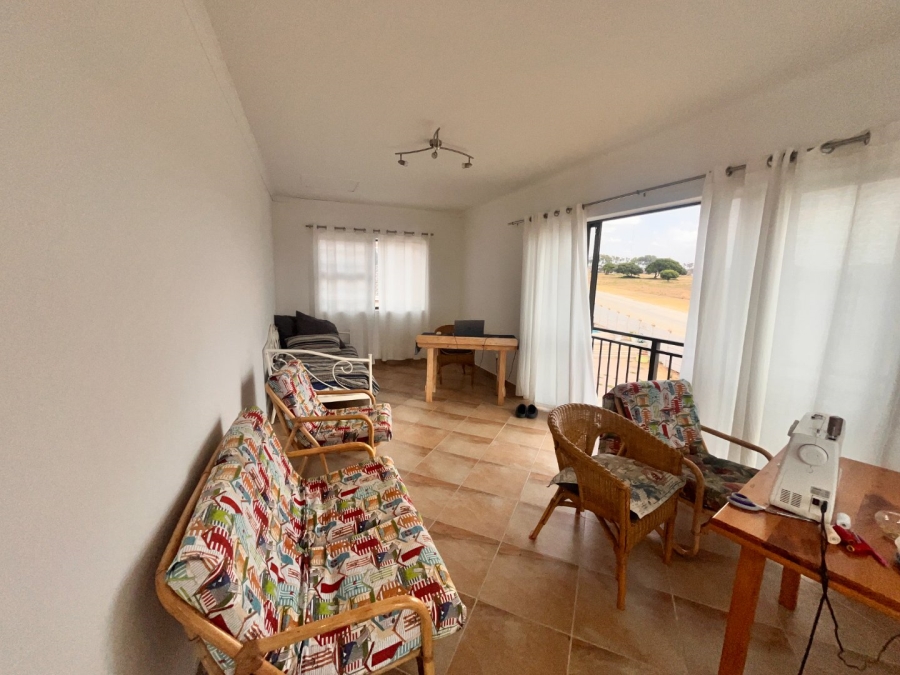 To Let 3 Bedroom Property for Rent in Wavecrest Eastern Cape